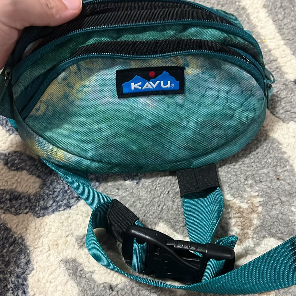 Kavu teal color Fanny pack - Picture 6 of 6
